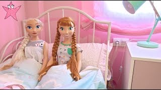 Elsa y Anna Rutina de mañana y llega Moana (Princesas Disney)