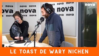 Wary Nichen porte un Toast au variant anglais (même si c’est pas cool) | Le Toast