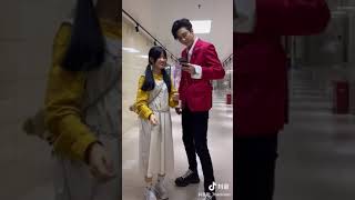 抖音：哇，刘宇宁好帅啊，只是晚上老踢被子。。。。TikTok