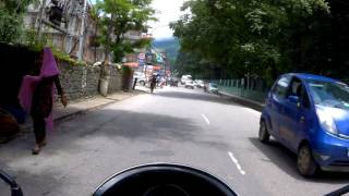 Entering Manali Town