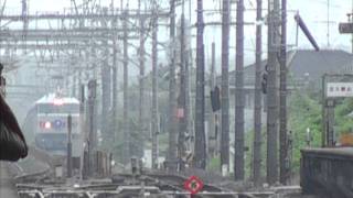 東北本線蓮田駅　寝台特急カシオペア通過光景