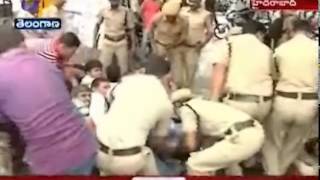 ABVP Activists Tries To Blockade TS Minister Houses; Demands KG To PG Free Education