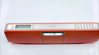 Boombox style MiniDisc recorder with AM FM radio Sanyo MD-U4