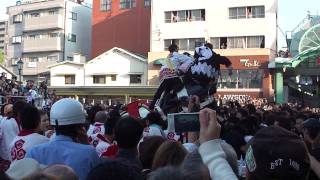 平成２２年 松山秋祭り 道後温泉駅前（神輿鉢合せ）４