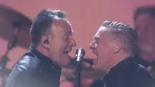 Bruce Springsteen & Bryan Adams - Badlands - Live at Air Canada Centre, Toronto, Canada (09/30/2017)