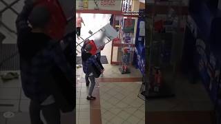 Bystanders stop robbery in Australia #shorts