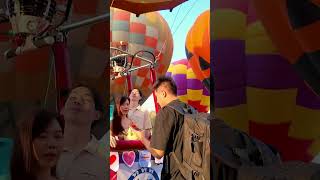 [2/3]ถ่ายรูปคู่บอกรักบนฟ้า สุดประทับใจในงานบอลลูน #ValentinesDay #清莱 #InternationalBalloonFiesta2024