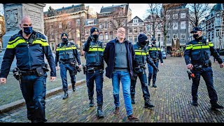 Compilatie van arrestaties van Huig Plug, de zwaarst geïntimideerde klokkenluider van Nederland.