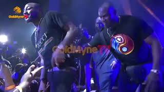 Female Fans grabbing Davido's balls while performing - GoldmyneTV