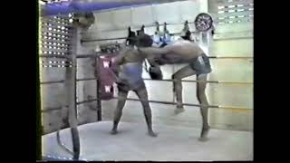 Top Legend Chamuakpet Ultimate Knee Padwork 1 in 1986 : Hapalang Gym with Dieselnoi