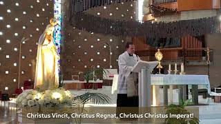 Christus Vincit: sung by Father (cantado por el Padre) don Luca Pescatore.