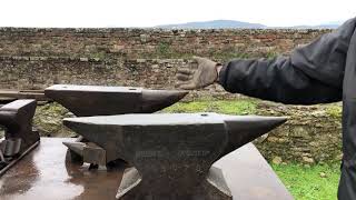 370 pound Ardennes Qualite French anvil