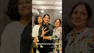 Losliya Recent Pic With Amma And Sister || krishniha Mariyanesan \u0026 Losliya Mariyanesan