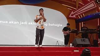 Bunda kaget n ga percaya lagu baru onyo booming sampai pengunjung mall hafal n bernyanyi bersama