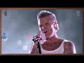 robbie williams performs you re the voice in sydney nye event australia