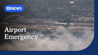 Engine failure forces Qantas flight to make emergency landing at Sydney Airport | ABC News