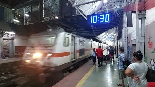 02322 Mumbai CST Howrah mail superfast express WAP 7 locomotive arriving at Dadar central