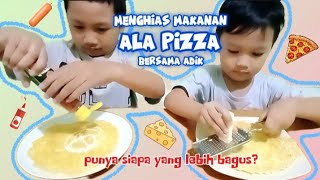 MEMBUAT DAN MENGHIAS MAKANAN ALA PIZZA BERSAMA ADIK BERKREASI MEMBUAT MAKANAN