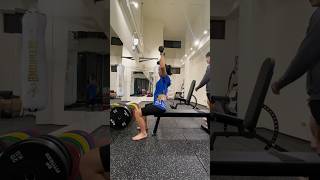 [#重訓🏋️］肩推訓練｜啞鈴肩推強化力量的肩推運動，沒想到我上肢這麼不靈活做起來卡卡的，感謝教練耐心教學。#肩推#重訓