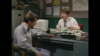 Kids in the Hall – S03E08 – Wolność słowa („Za często używasz słowa „stwierdzić”).