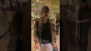 Hrithik Roshan & GF Saba Azad Spotted At Airport