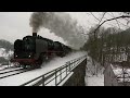 mit 2 dampfloks gegen den berg winterdampf auf steilen rampen