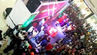 Oru Adaaru Love - Priya P Warrier and Roshan, live performance at Lulu Mall on Valentine's day