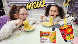 BAHAR VE BANU ALYA ÇOK AÇIKTI NOODLE YAPTIK !! ماما جابت بيبي - جنى مقداد | طيور الجنة