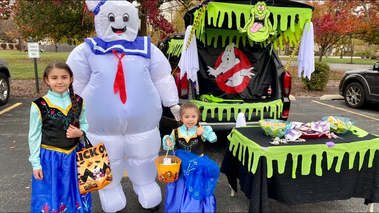 Trick Or Treat Costume Dress Up For Candy Kids Videos For Kids Youtube