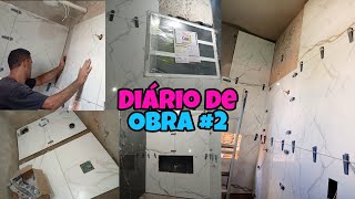 Diário de obra #2| Revestimos a parede e o chão do banheiro com porcelanato Carrara e ficou lindo🤩