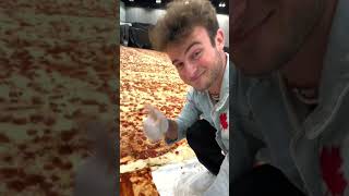 AIRRACK’S WORLD’S LARGEST PIZZA 😳 - #shorts