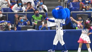 2020.11.06 チアドラよりも、多くのカメラの視線をさらうドアラ。