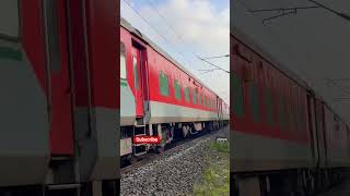 12841 Coromandel Express blasts 130 kmph🔥🔥#shorts #viral #railway #train  #shortsfeed #shortfeed