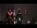 時裝秀【fashion show】模特時尚走秀，美女身材苗條，穿著冬天的另類大衣，造型很是雷人