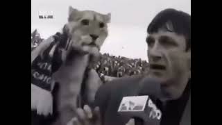 ROMANIAN Guy puts Microphone up to Lion