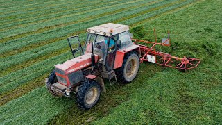 Zetor 12145 a Kuhn \u0026 John Deere 6620 a Pöttinger - obracení jetele - Jinos Agro