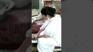 Mamata Banerjee Makes Momos In Darjeeling | #Shorts | West Bengal CM | #ViralVideo | English News
