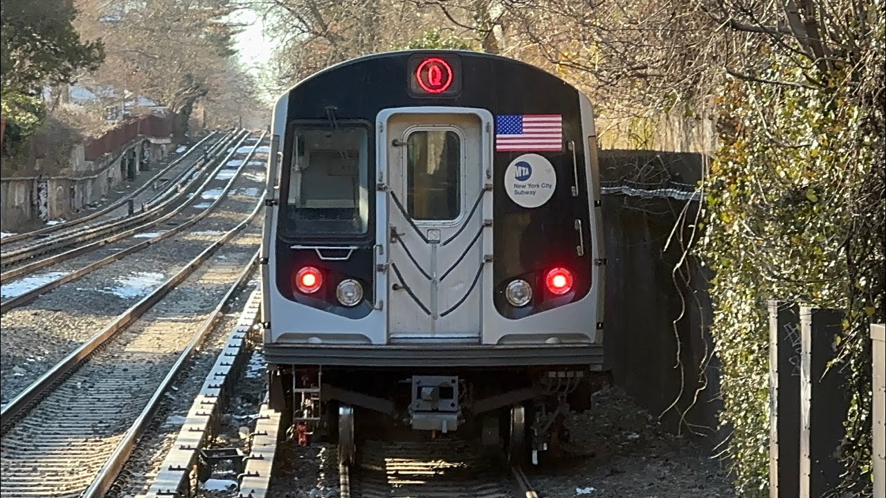 MTA NYCT: Brighton Beach Bound R160 (Q) Train Leaving Newkirk Plaza ...