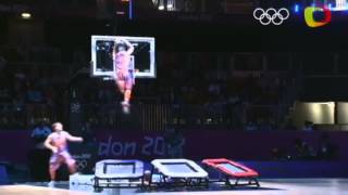 Acrobatic slam dunk - Crazy Dunkers - Olympic News Channel