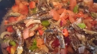 How to cook sprats fish, comment preparer les fretin frais. Ndakala ya frais delicieux😋💯