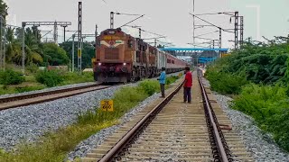 KALYAN WDG3A Twins gives chugging and smoke Hauling 09302 Dr.Ambedkar Nagar Weekly special.