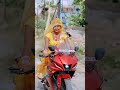 😱 viral girl saree pahan kar bike😱 chala rahi hai shorts youtubeshorts rider shortsvideo