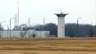 FCC Terre Haute offers $10,000 sign-on bonuses at job fair to fill over 34 correctional officer