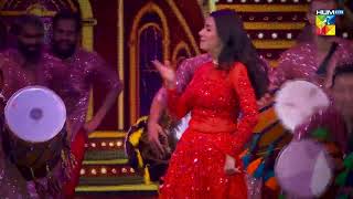 Mahira Khan Sets The Stage On Fire With Her Performance At The Kashmir 8th HUM Awards 2022