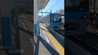 小田急江ノ島線4000形藤沢駅到着