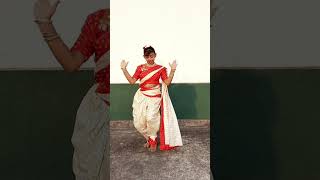 Baharla Ha Madhumas Nava#Maharashtra Saheer#dance #ytshorts #viral #trending #ytreels