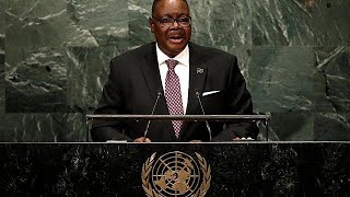 Video: Malawi president heckled in parliament