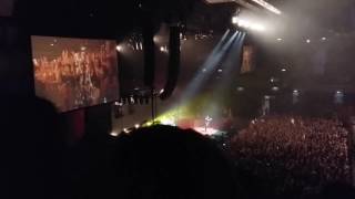 Twenty One Pilots | Tyler 'exposes' people in front row who didn't line up