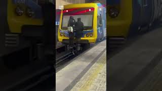 Dangerous train surfing captured in Melbourne