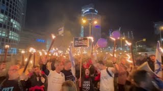 Una marea de más de 120.000 israelíes protesta contra el gobierno en Tel Aviv
